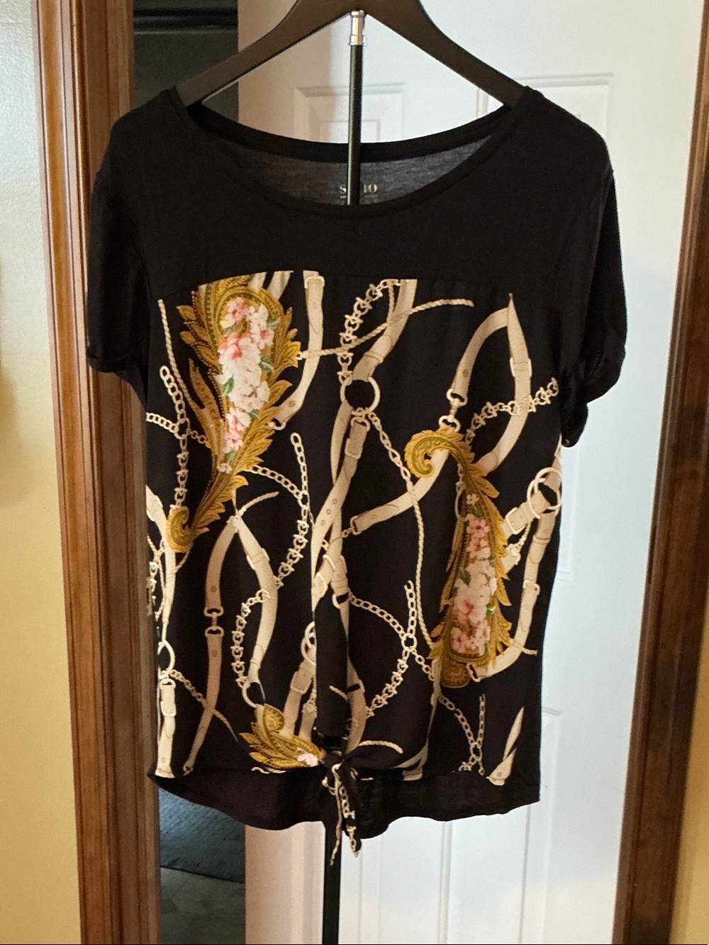 Black Short-Sleeve Floral & Chain Print Tie-Front Top